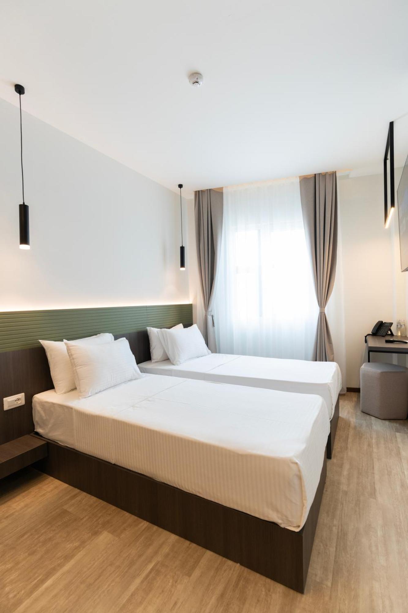 Star Hill Hotel Pristina Eksteriør billede