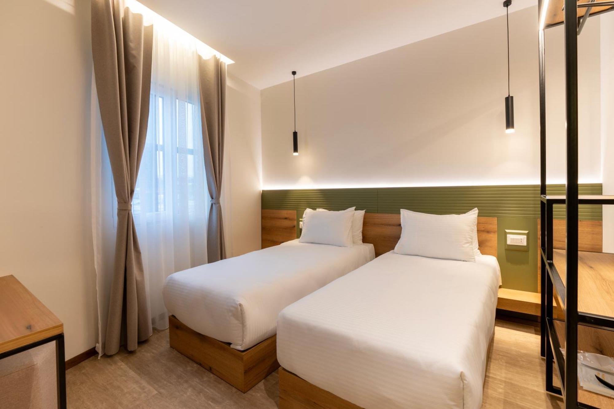 Star Hill Hotel Pristina Eksteriør billede