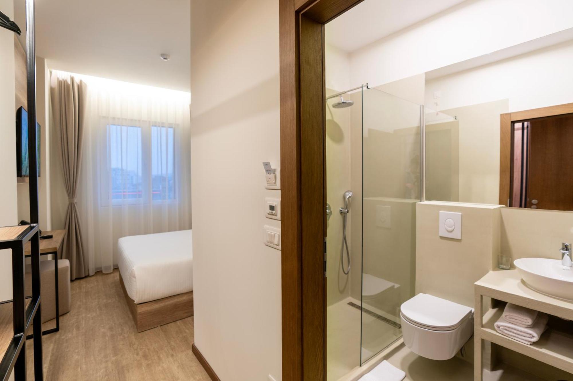 Star Hill Hotel Pristina Eksteriør billede