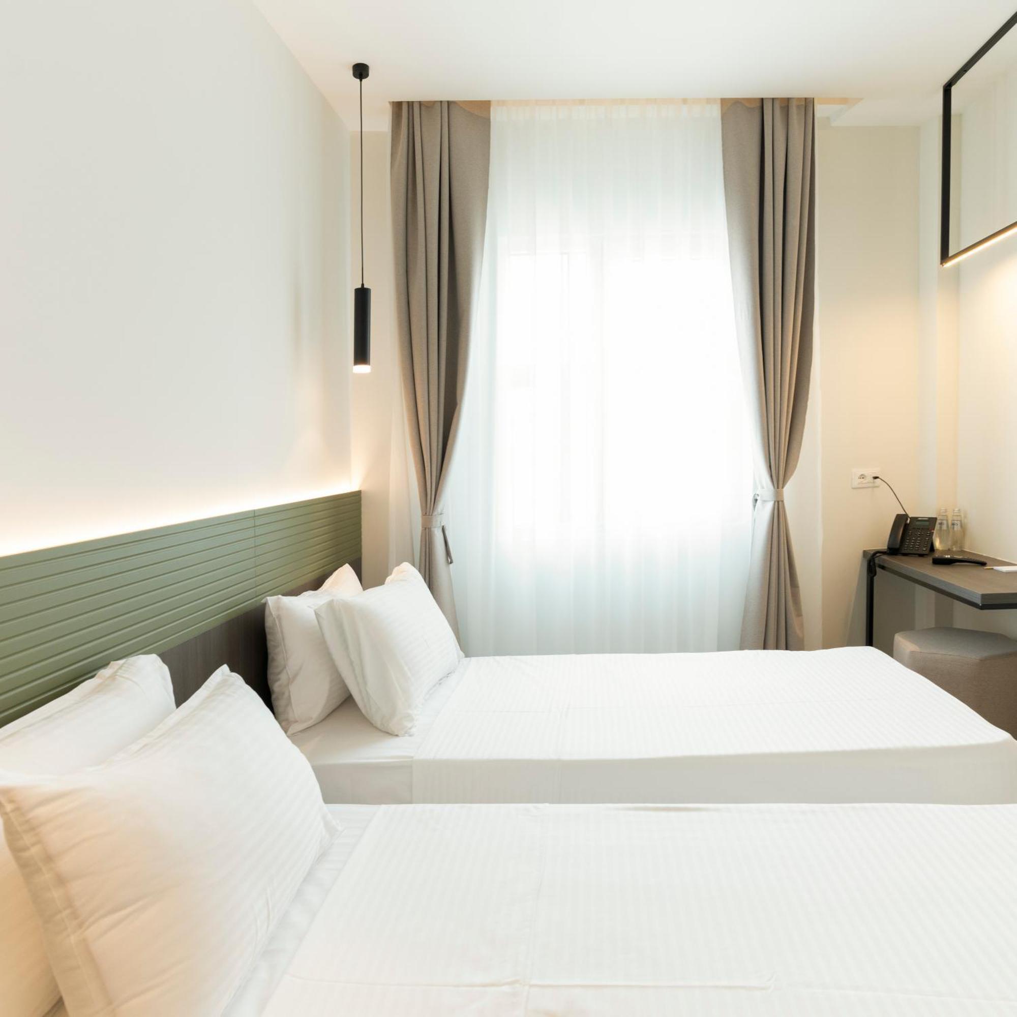 Star Hill Hotel Pristina Eksteriør billede