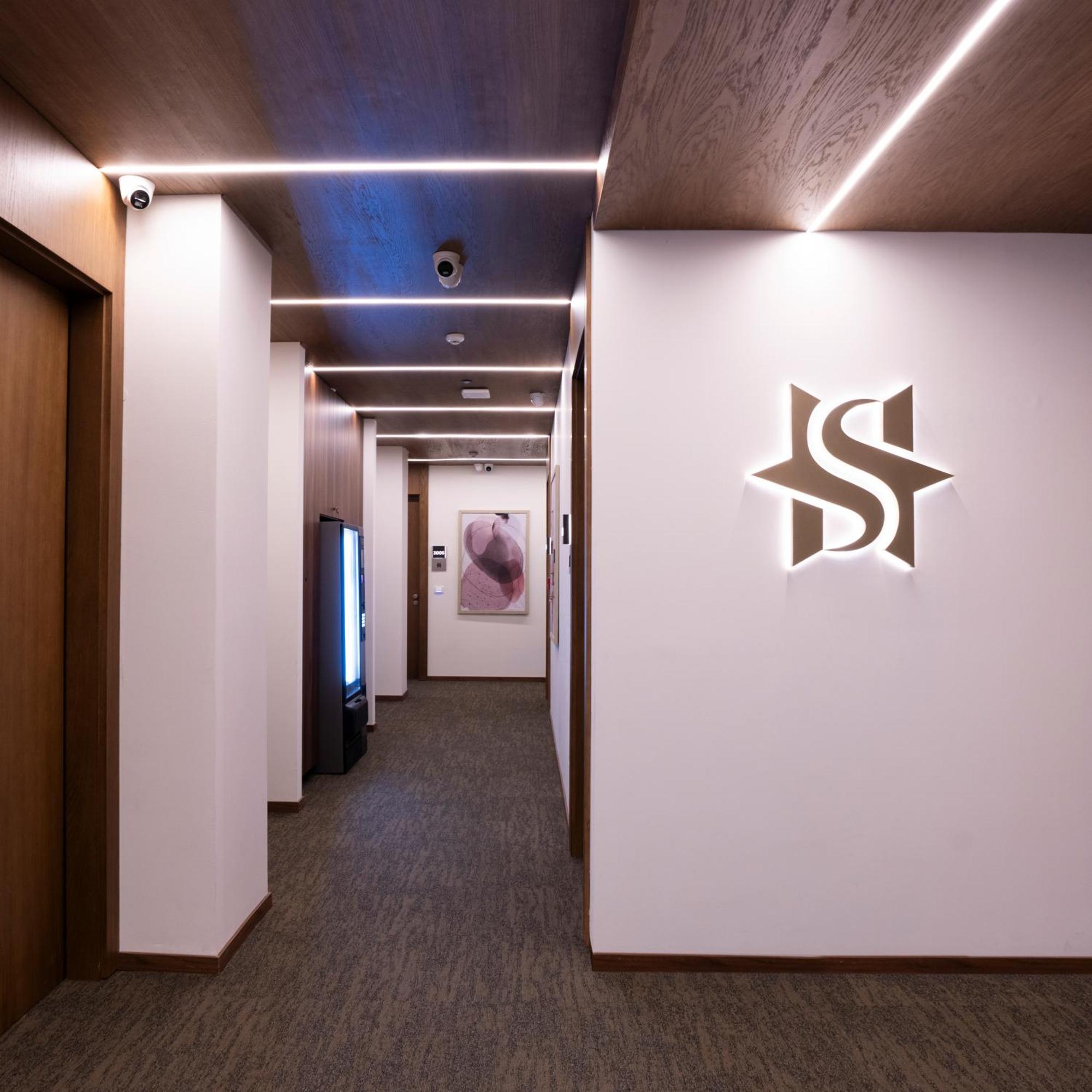 Star Hill Hotel Pristina Eksteriør billede